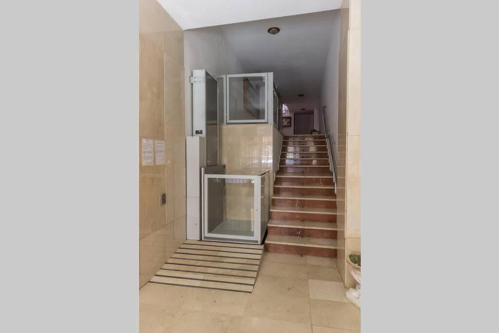 Amplio Piso Para Disfrutar Del Centro De Malaga Con Parking Gratuito Exterior foto