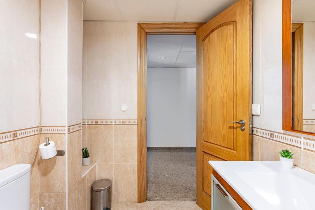 Amplio Piso Para Disfrutar Del Centro De Malaga Con Parking Gratuito Exterior foto