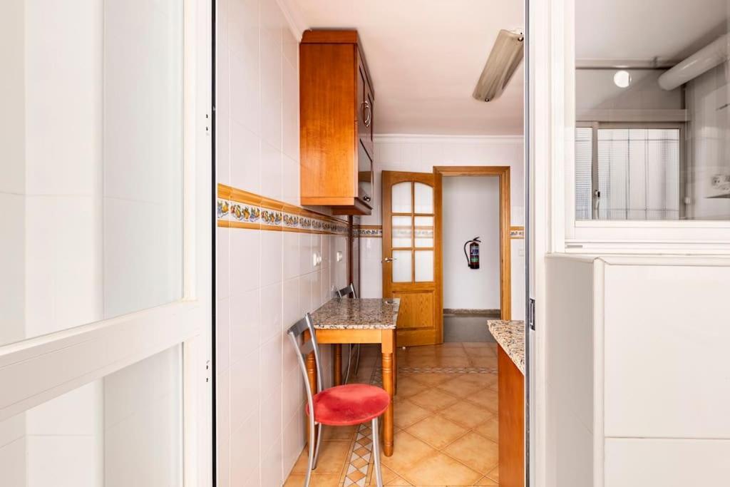 Amplio Piso Para Disfrutar Del Centro De Malaga Con Parking Gratuito Exterior foto